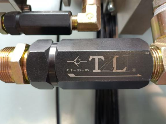 HCF2750 中空玻璃全自动封胶线 封涂机2